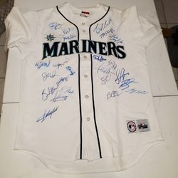 Seattle Mariners Majestic Jersey Multi Signature 2007 ?