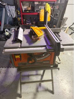 RIDGID Table Saw with Folding Stand