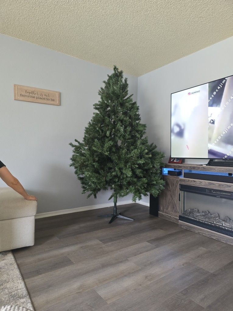 Christmas Tree 🎄 For Sale