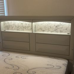 Queen Bedroom Set