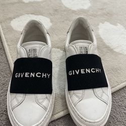 Givenchy Sneakers