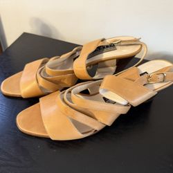 Brand New Linda Allard Ellen Tracy Leather Strappy Kitten Heels - Women's Size 8