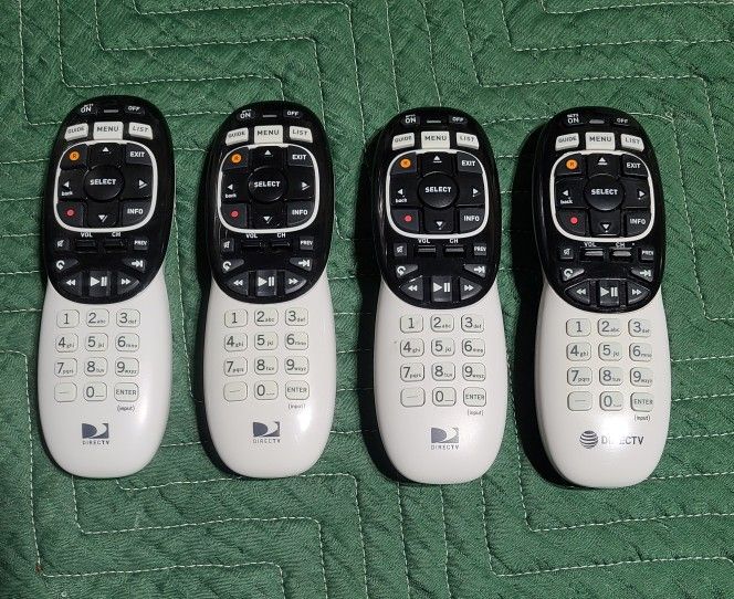 Set Of 4 DIRECTV RC71 / RC71 IR/RF Universal Remotes