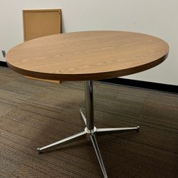 Office Tables Set – Round Meeting Table + Desk – Must Go