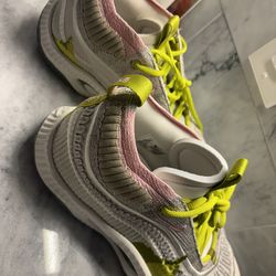 Nike Cosmic Unity Shoe size 8