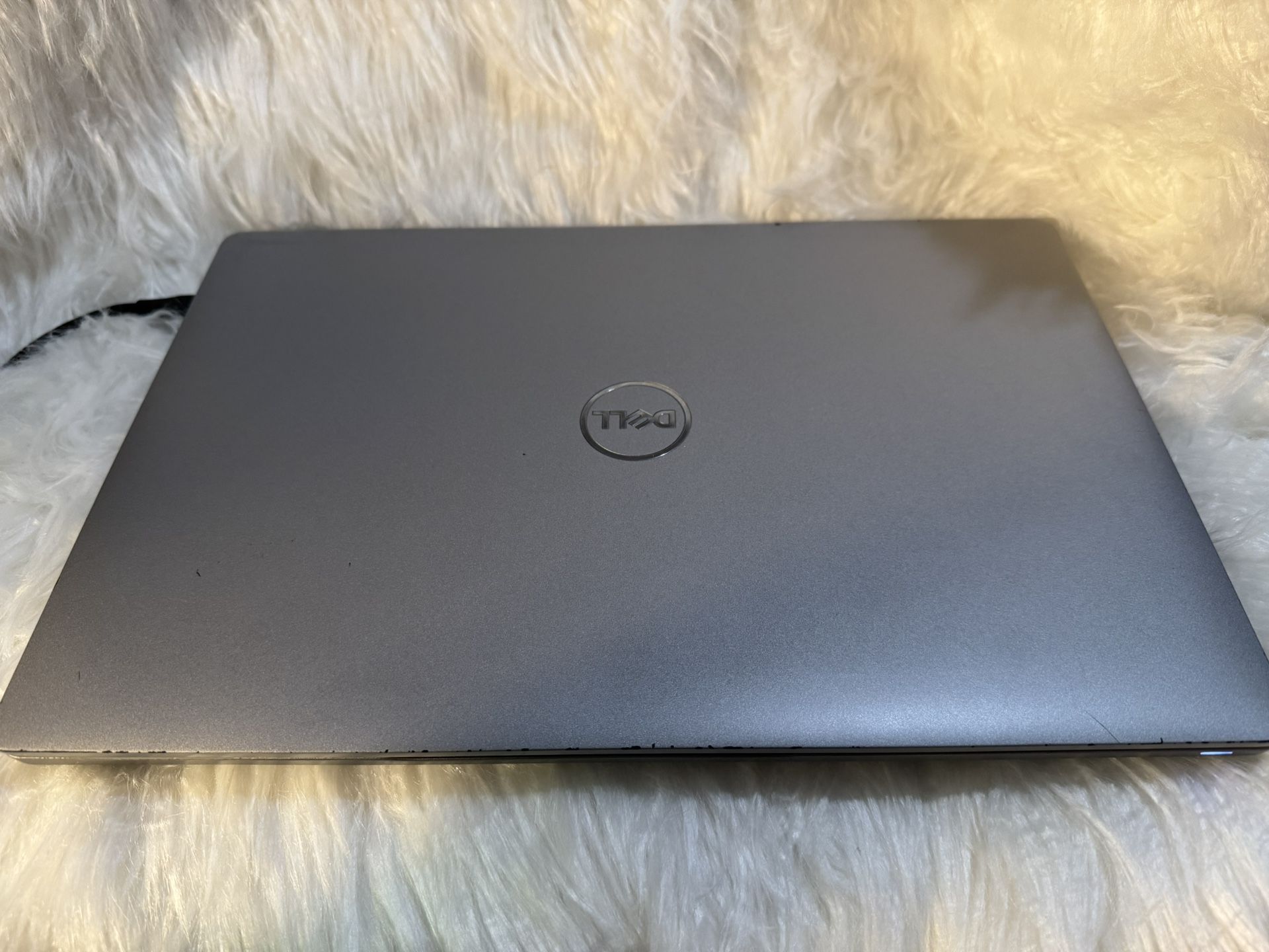Dell (Windows) Latitude 5410 09AO (1.70 GHz i5 (10th), 8GB, 256GB SSD, Silver