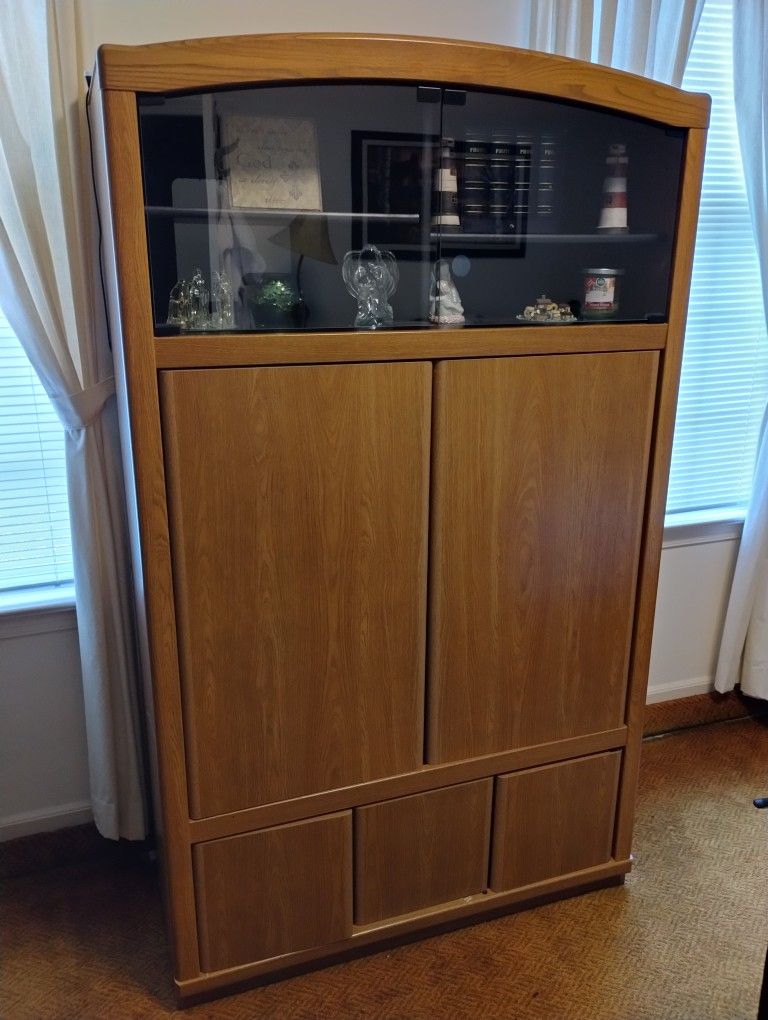 Solid Oak Entertainment Center with Glass Window and Shelves 