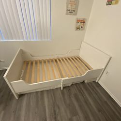 Toddler Bed comes with Mattress 