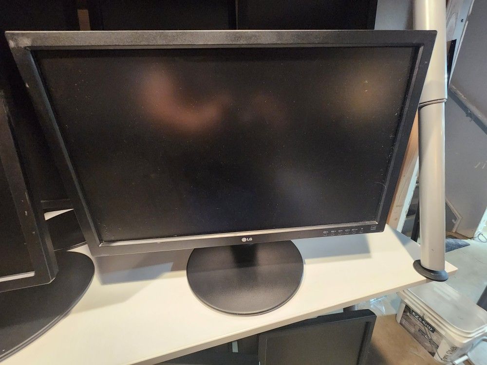 24" LG DVI Monitor