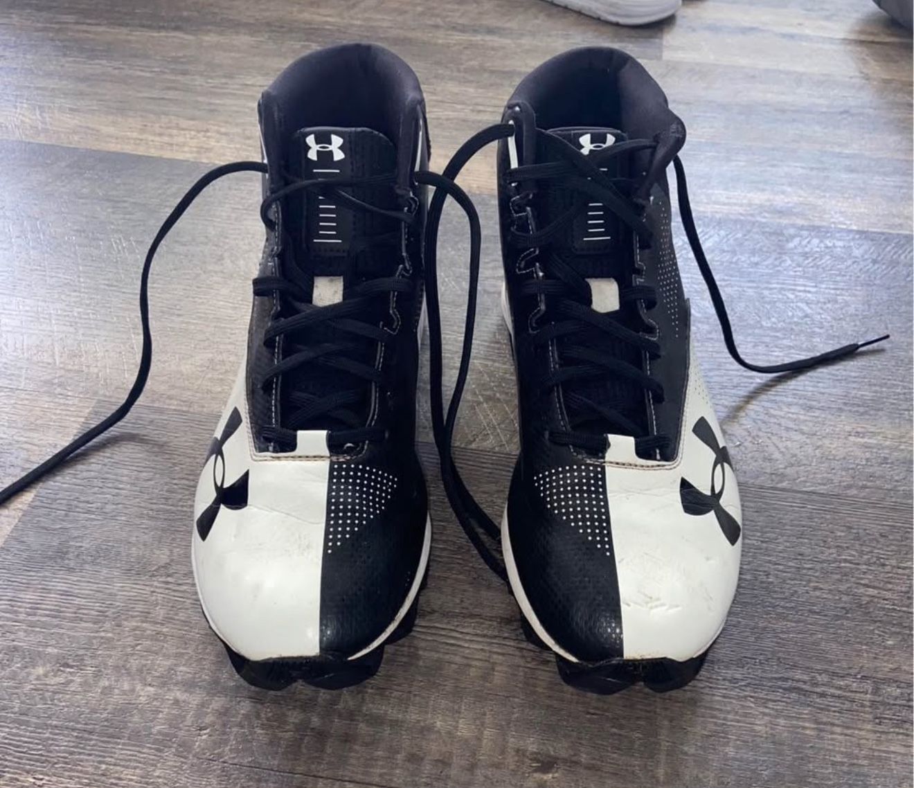 Under Armour football cleats Mens’s SIZE 10