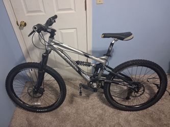 Haro full suspension moutian bike.