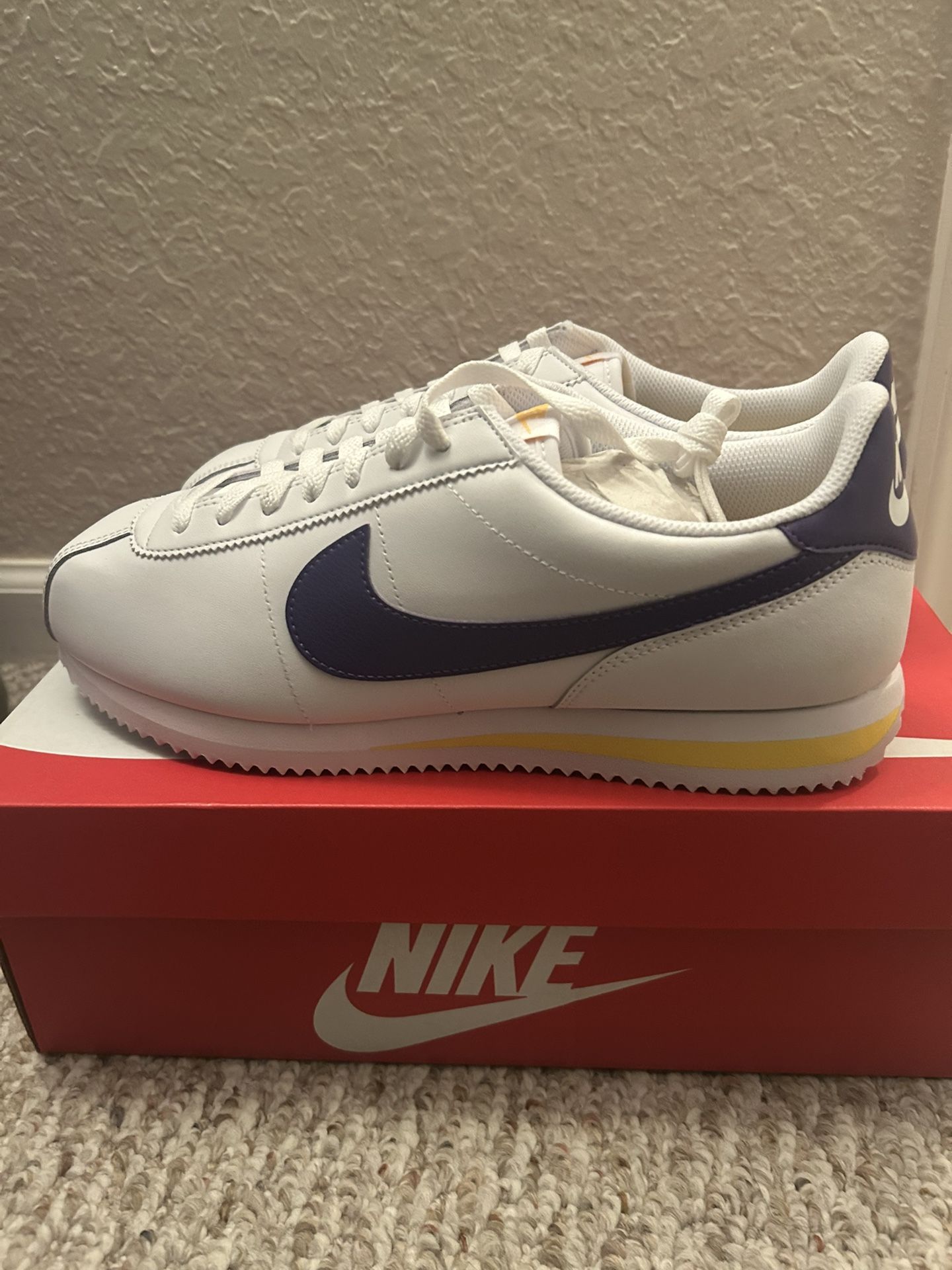 Nike Cortez (Lakers) ‼️STEAL‼️Size 10.5M $60