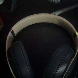 Beats Studio 3 Black & Gold 