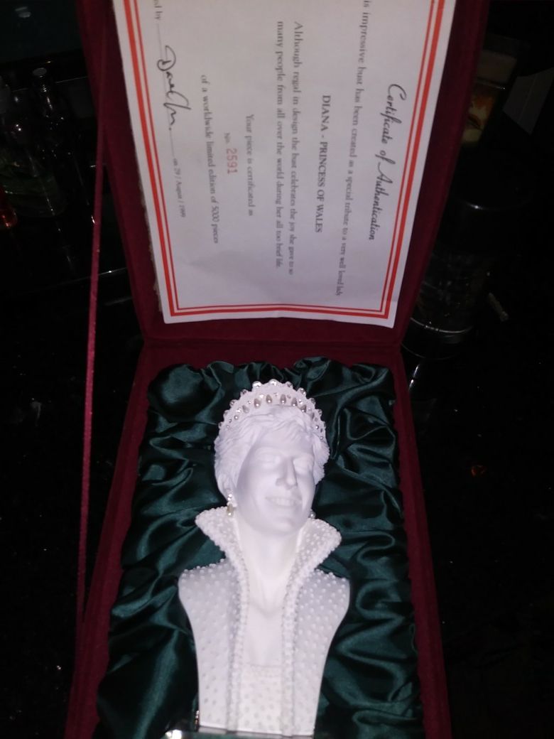 Limited edition Princess Diana bust