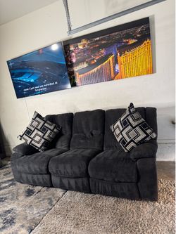 * Like New * Ashley Furniture 1pc modular recliner ( Free Delivery )