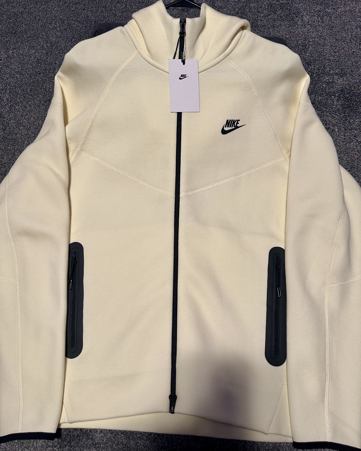 Nike Tech Fleece