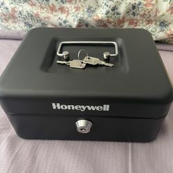 Honeywell Small Cash Box With Keys