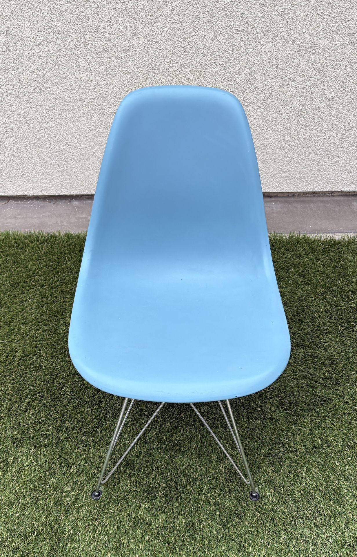 EAMES Molded Plastic Side Chair with Wire Base