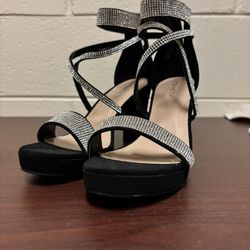 7 1/2, Black And Sliver Heels 