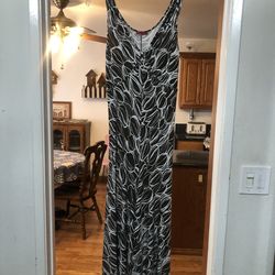 Womens Size Medium Sleeveless Dress.  Color Brown & Cream.  Mid calf length.  By tape measure .  Preowned Good Condition .