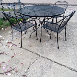 5-Piece Wrought Iron Patio Table And Chairs Set 