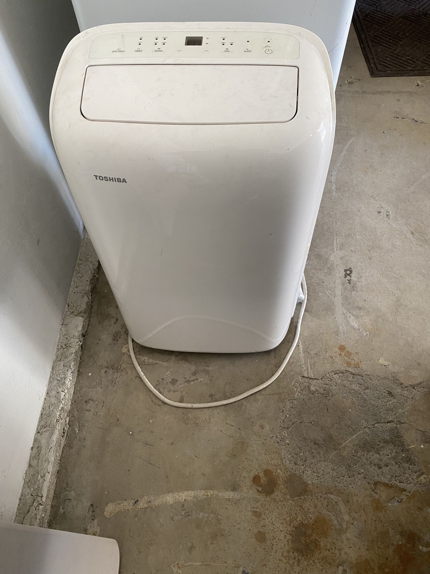 Toshiba Portable Room Air Conditioner RAC-PD1011CRU