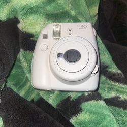 instacart mini 9 polaroid camera