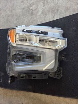 Right headlamp assembly for chevy silverado year 2022 up 2026
