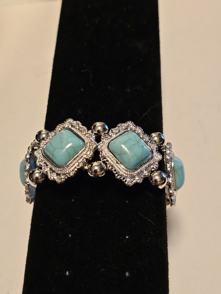 New Silver Turquoise stretch bracelet