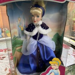 Disney Cinderella Porcelain Doll Keepsake Collectible!!!