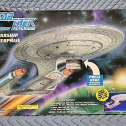 Vintage Playmates Star Trek The Next Generation Starship Enterprise (New)