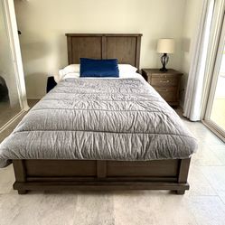 Full Size Wood Bed frame  w/matching nightstand