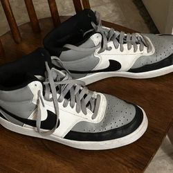 Nike 9.5 Shoes