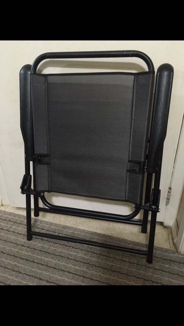 NICE FOLDING CHAIR