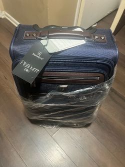 Travelpro Platinum Elite Softside Expandable 21" Carry On Spinner True Navy Blue