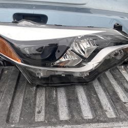 2014-2016 TOYOTA COROLLA RIGHT HEADLIGHT 👉👉ASK FOR PRICE 