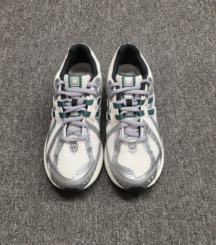 New Balance 1906R Silver Metallic Nightwatch Green M1906REU Size 8.5