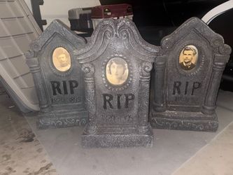 Halloween RIP Tombstone Decorations Set of 3