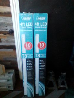 Two boxes of 4 ft LED linear lamp replacement tubes t8 10 packs