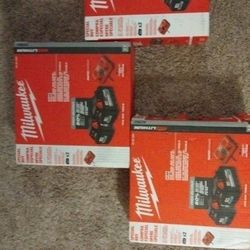 Milwaukee M18 Rapid Charger And battery Kit 