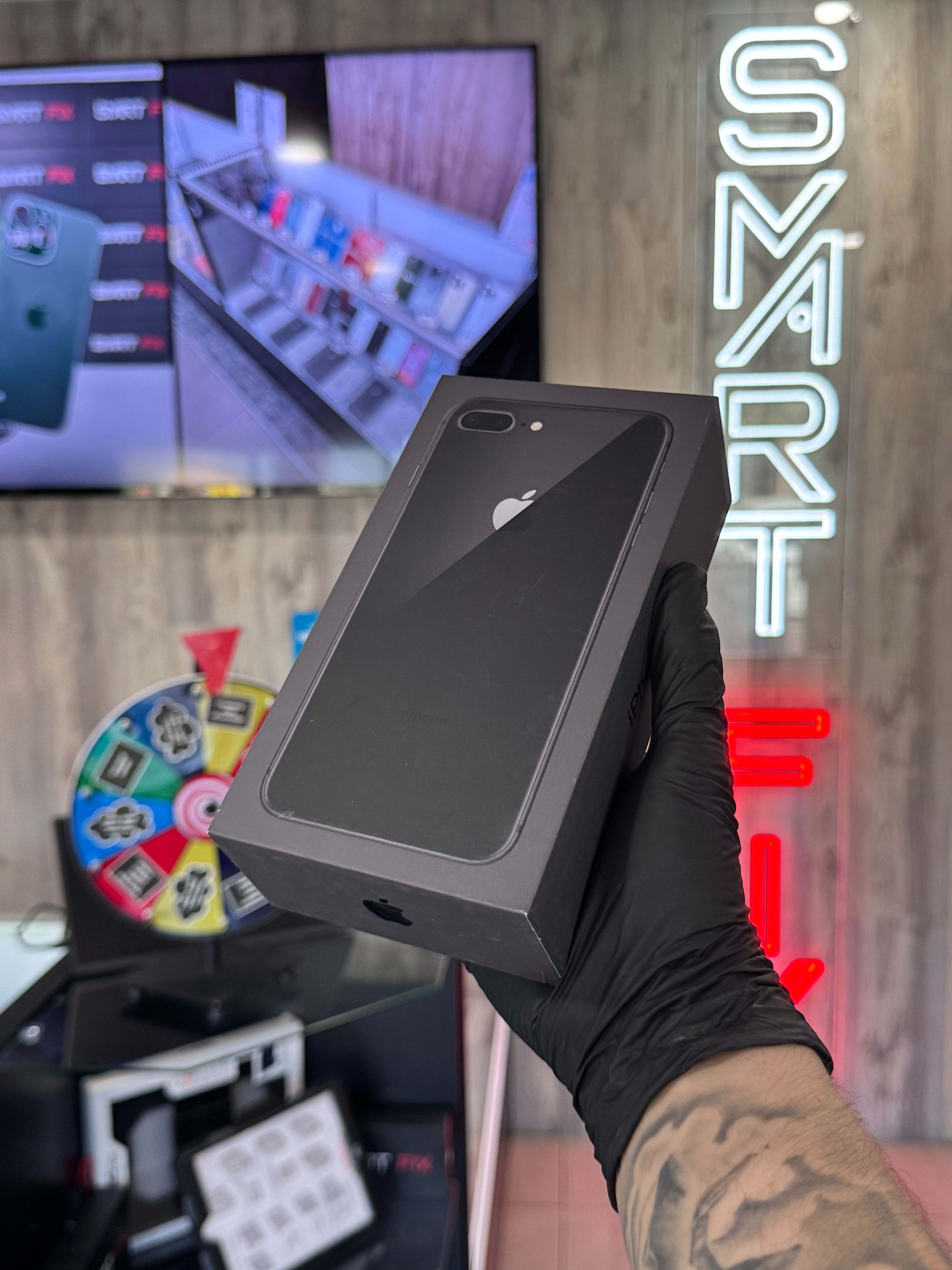 Brand New Apple iPhone 8 Plus 64 GB - Black (Unlocked) + Warranty