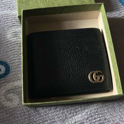 gucci wallet