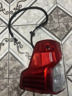 2019 Nissan Titan Back Right Light