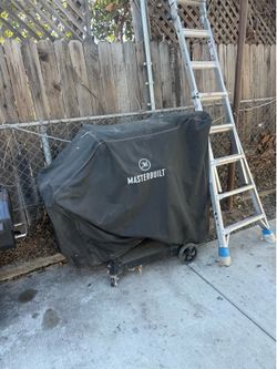 Dual smoker and gas grill and gravity smoker grilled  freeFree