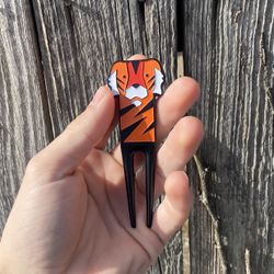 Tiger Divot Tool And Ball Marker 