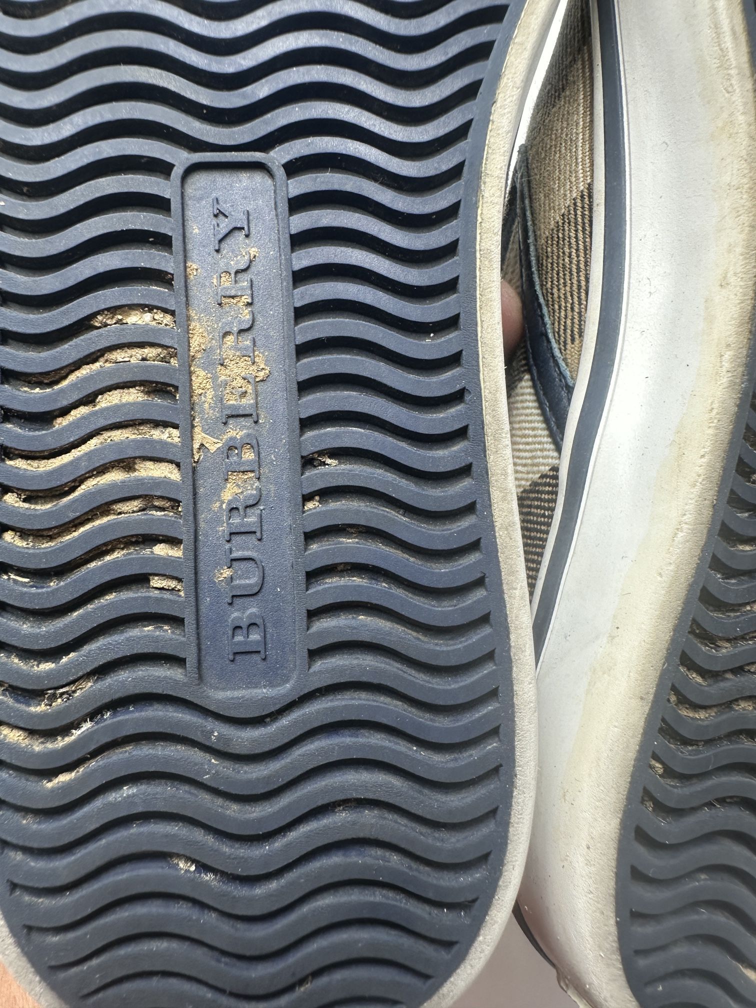 Burberry Kids SIZE 33