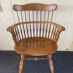 Vintage Ethan Allen Heirloom Nutmeg Maple Comb Back Captains Armchair. HIGH END