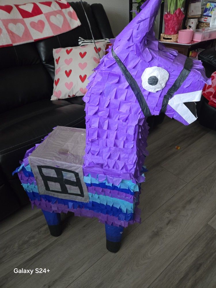 Fornite Pinata