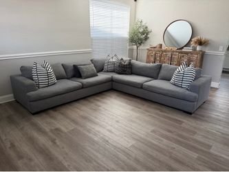 Beautiful gray 3pc sectional sofa