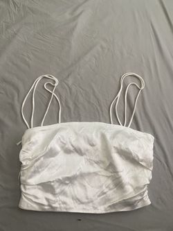 White top Size M But fits like a small